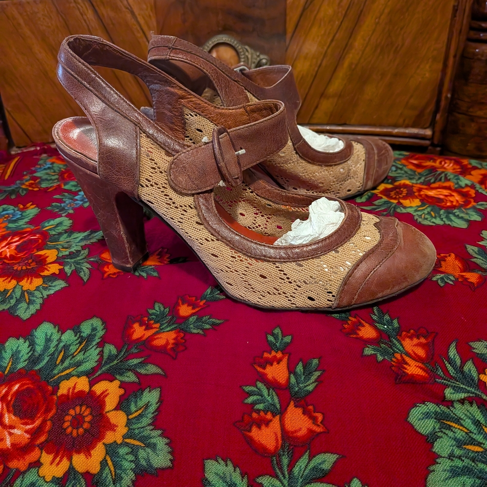 1930s Vintage Remix Heels 8.Elegant Brown Women's Heels